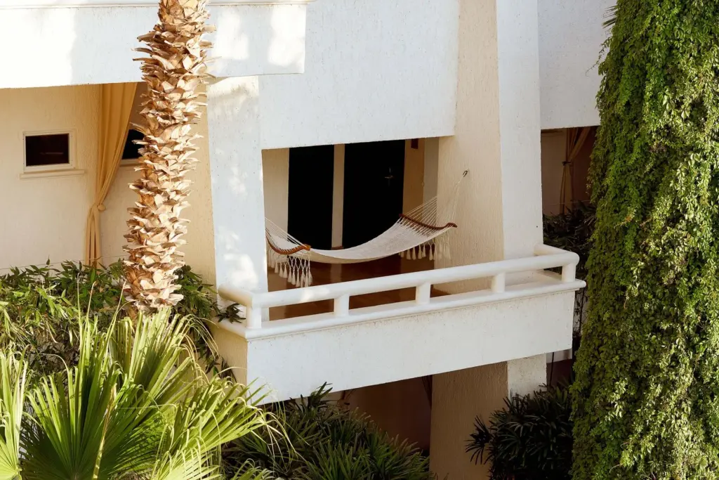 Bahia Hotel Beach House Rooms