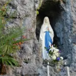 Gruta de la virgen de Lourdes