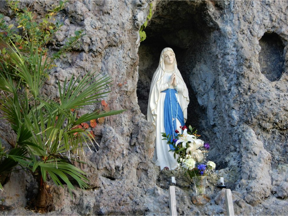 Gruta de la virgen de Lourdes