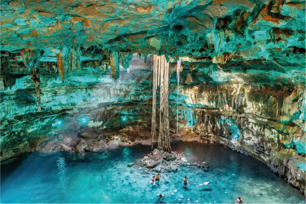 Cenote, México
