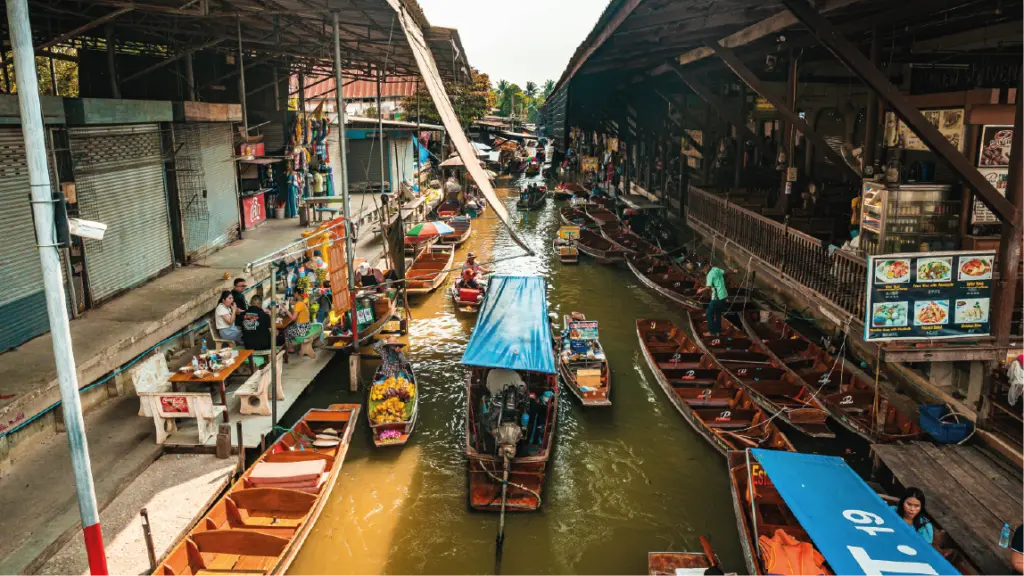 Damnoen Saduak Floating Market