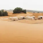 Desierto del Sahara con jaima