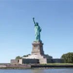 Estatua de la Libertad al amanecer
